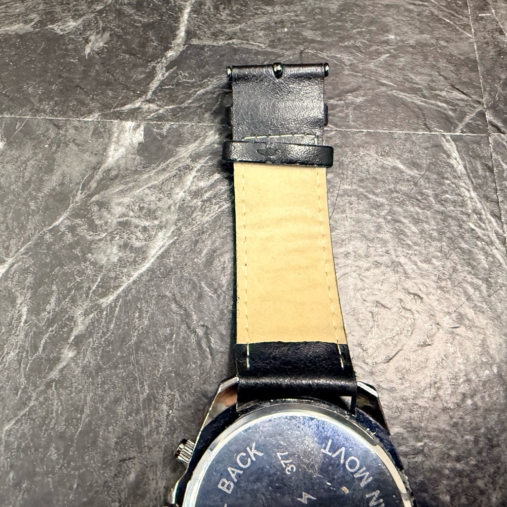Men’s Watch - Picture 9 of 16